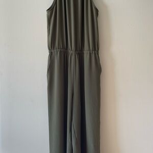 Reitmans Olive Green Sleeveless Jumpsuit